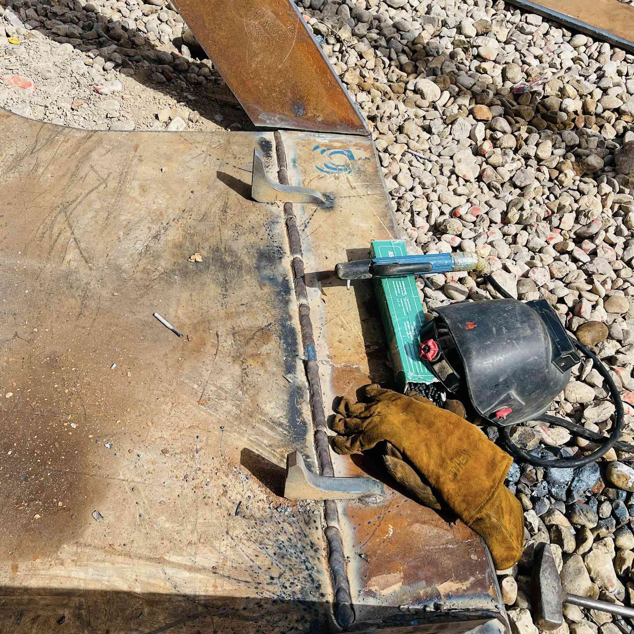سلام عليكم  نشتغل جميع القيسات  كيلات مجنحه   
حداده الزاملي 

‭٠٧٧٣ ٦٤٢ ٨٦٠٠‬سجاد سعيد 

‭٠٧٨٥ ٣٥٣ ١٢٢١‬حسن شعلان

