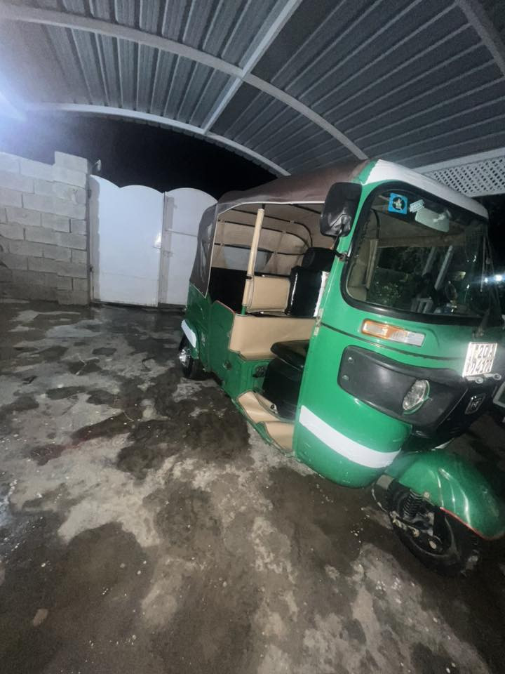 تكتك موديل ٢١
رقم نكليزي تحويل ثاني يوم نضافه خير من الله 
مكفوله عدا بعد واحد بارد صغير 
العنوان ديالى بعقوبه 
***********
