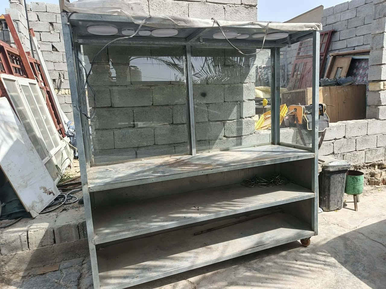 سلام عليكم غراض مطعم كامل للبيع التواصل ***********
