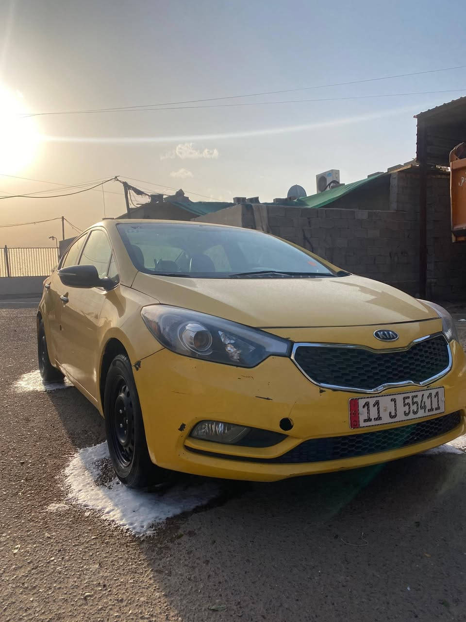من رخصت مدير الكروب
السلام عليكم للبيع كيا فورتي موديل ١٤ صفره رقم بغداد 
حادثها بنيد السياره جاهزه للأخير 
دوشمه عام تخم تاير تخم ويل 
ربع متصرف عليها 
السياره رقم انكليزي بسمي ثاني يوم تحويل مصفره هيئه 
السعر ١٠٤ وبيها مجال شي قليل للشراي 
مكاني بغداد البياع حي الري 
رقم *********** بيه واتساب
