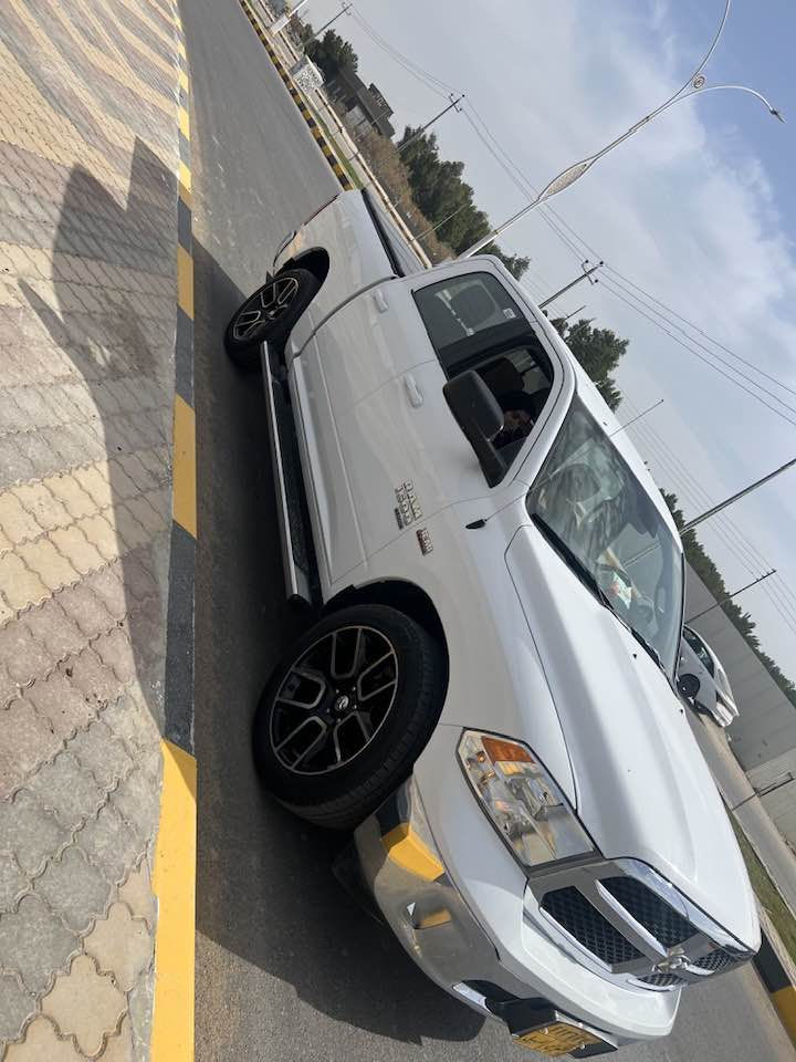 سلام عليكم رام كلاسك موديل 2021 خليجي شركة هارلم ويل 22 كفر بدي محرك هيمي 5700 مواصفات تحكم شاشه صغيره كفاله عامه سياره كارتون شخط مابيها ماشيه 24الف فقط *********** واتساب اتصال فقط هزه جديده ورقم جديد سياره بااسم اخوي مكان السياره ناصريه
