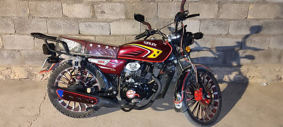 السلام عليكم
دراجه للبيع زنجيل نضافه مثل ماواضح بل صوره ماشاءالله عليها مكان القائم الكرابله


**إذا كنت صاحب هذا الإعلان وتريد حذفه لأي سبب، رجاءا أرسل رسالة إلى الدعم الفني**