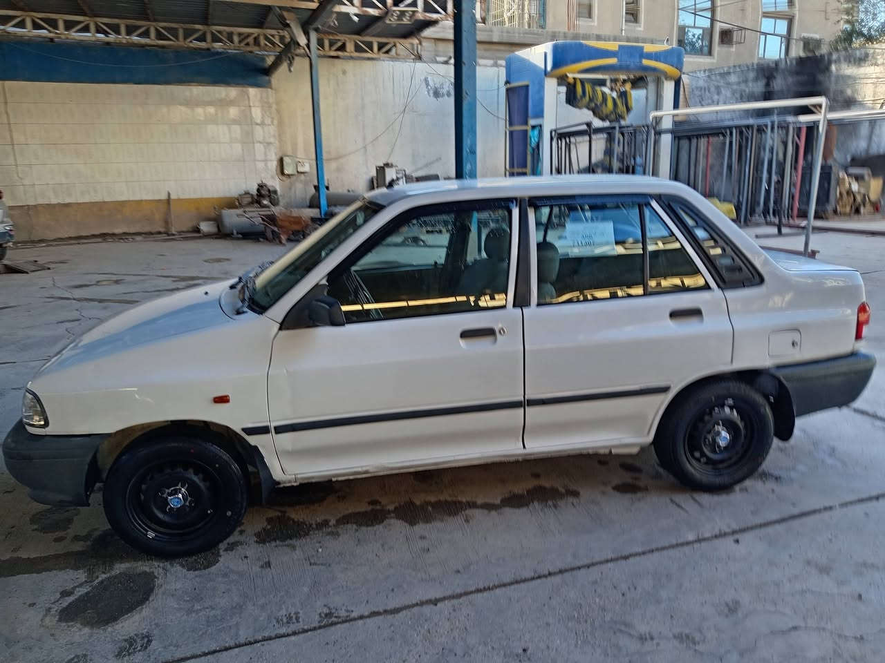 السلام عليكم ورحمه الله
اخوان سايبه للبيع موديل 2012
رقم بغداد مشروع وطني شرط تحويل
مكينة وكير وحدادية بلادي
تبريد تدفئه كهربائيات گيجات كلها شغاله
للأتصال ***********
***********
