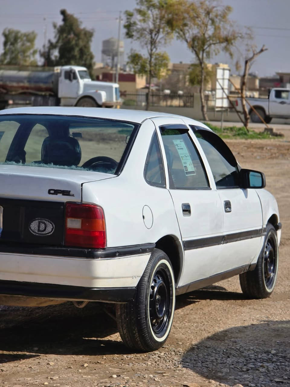 اوبل فكترا للبيع حجم 16 
رقم مسطره جديد تستلم 
باسمنا تحويل شرط 
موديل 1991 السعر. 38$ 

***********
