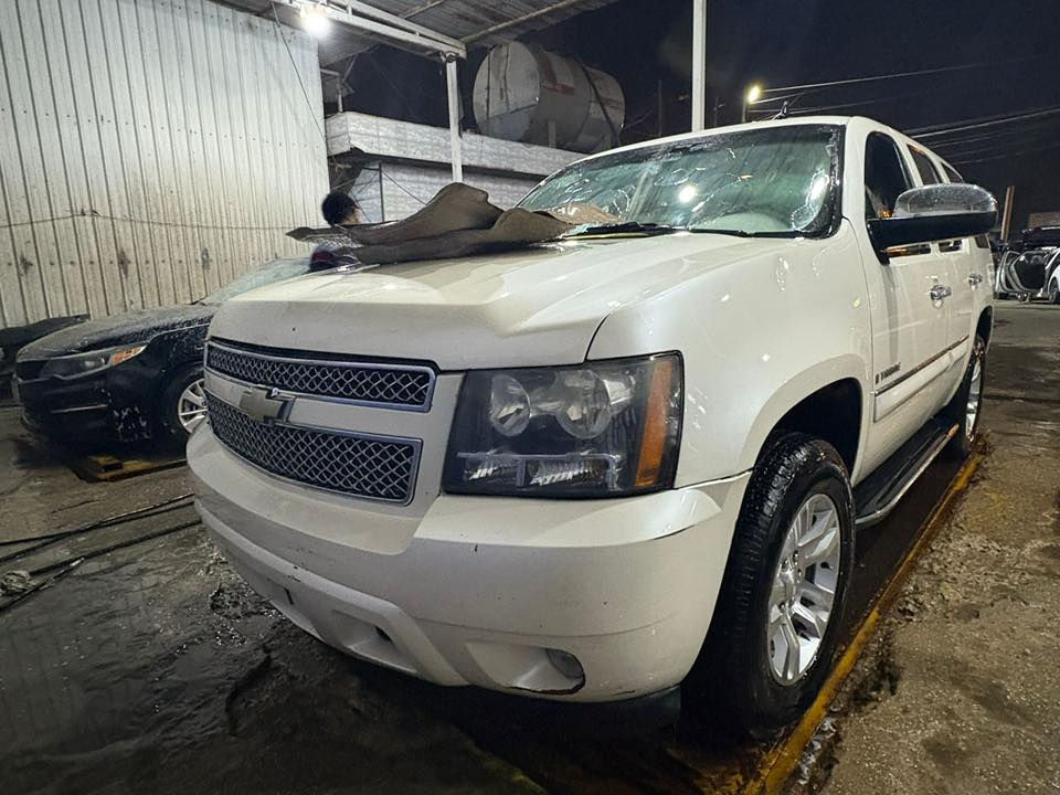 ادوات ..ادوات 
ياالله .تاهو بتره .موديل 2008 ..فوول مواصفات لون صدفي مغلفه اسود طافي ضمان سنه..ادوات ..ادوات .. .دخول جديد ..امارتيه السياره ..جديده بمعنى الكلمه .مابيها نقص اي شي .كير محرك بلكارتون ..كفاله ..من الكص ..والضربه .. والسرقه .. والفتح ..والعشائر ..مكان بغداد السعر 95  بيها مجال قليل *********** بدون مراوس بيع نقد
