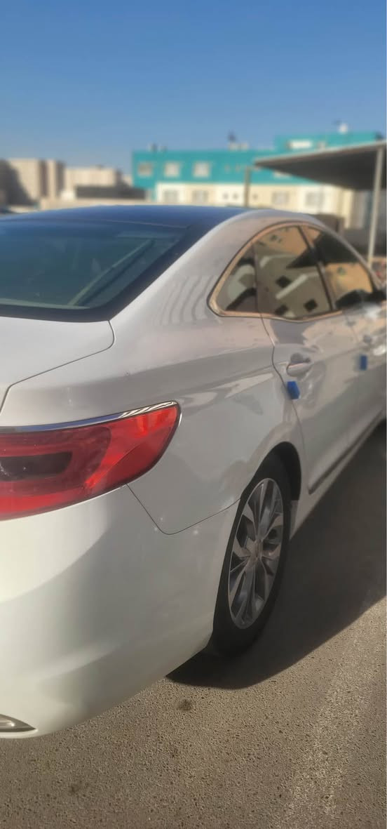 ازيرا ٢٠١٣ وارد خليجي محرك ٦ سلندر ٣٠٠٠ ماشية ١٨٧ كم قابل للزيادة 
السيارة مجفتة المكينه مالته بال ١٣٠ كم 
الكير مبدل الفلتر والدهن مابته جديد ما بي شي بلادي السيارة بيه اربعة قطع صبغ السيارة بدون دواخل مكفوله من الداخل والشاصي والسونار مرفق ومبين بي كلشي 
السيارة كلشي واضح بيه حتى ما اتعبك 
السعر 115 ورقة الاتصال *********** بغداد, العراق
