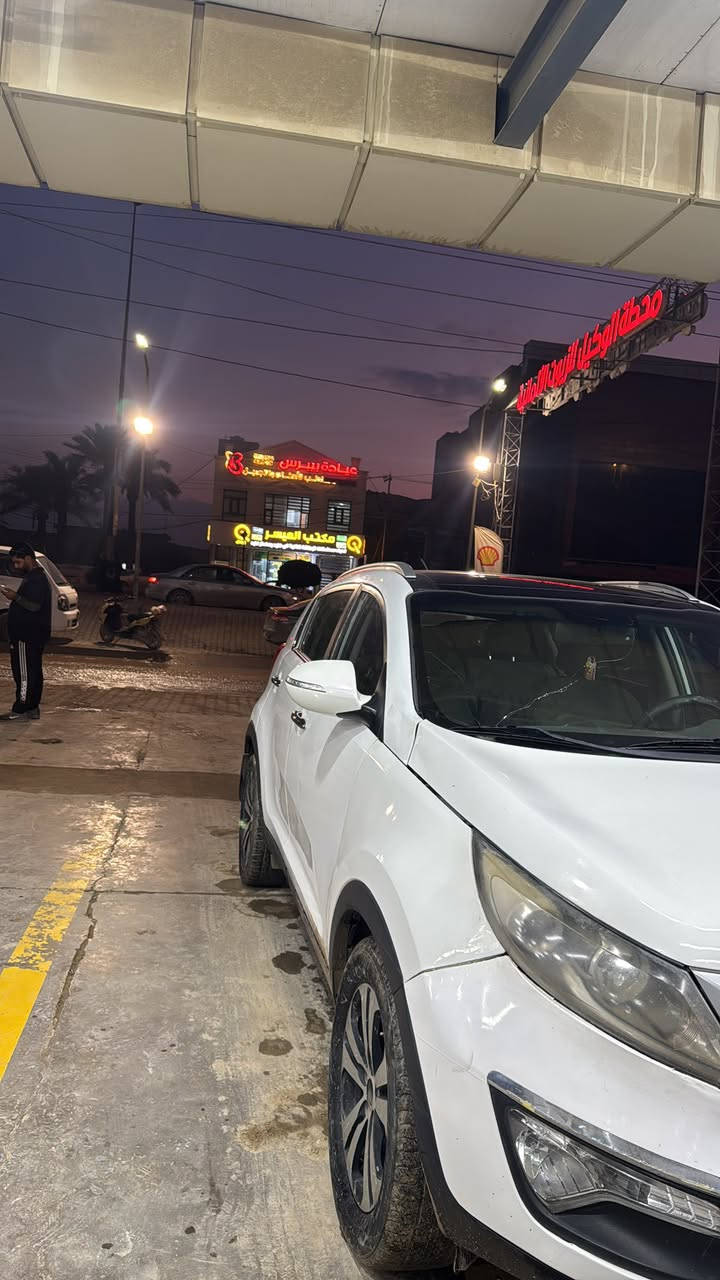 للبيع كيا سبورتاج موديل خليجي2011
المواصفات
فول مواصفات ما عدا البصمة
فتحة سقف بانوراما
مرايا شفط
اشارة بالمري
شاشة أندرويد
محرك 2000 دوش
المحرك والكير ما مفتوح
الحالة
بيها باردات 
+بنيد +الجاملغ اليمين جهة العبري مصبوغ

المعلومات
العنوان الديوانية
الرقم أربيل
البيع وكالة
والمداور موجود

السعر
118 دولار قابل للتفاوض

الاتصال
***********
