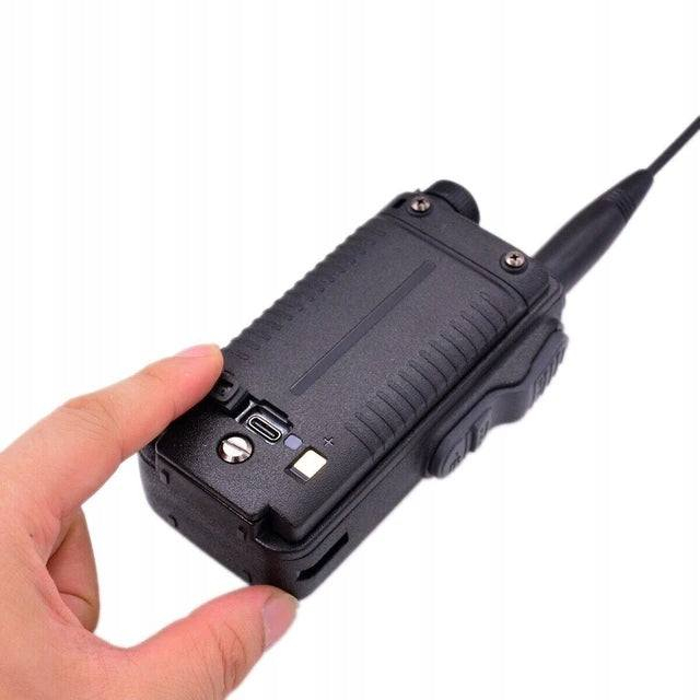 جهاز الاتصال اللاسلكي الظاهر في الصورة هو Baofeng UV-18 PRO.
السعر 25الف مع التوصيل 
يتميز بـ 999 قناة تخزين، مما يتيح نطاقًا واسعًا من الاتصالات. 
يعمل على نطاقات تردد VHF و UHF، ويدعم الشحن السريع عبر منفذ Type-C تايب سي.
يحتوي على نظام تحديد المواقع (GPS) ومطابقة الترددات لاسلكيًا. 
يوفر خاصية راديو FM ووظيفة NOAA لتلقي تنبيهات الطقس.


**إذا كنت صاحب هذا الإعلان وتريد حذفه لأي سبب، رجاءا أرسل رسالة إلى الدعم الفني**