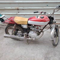 اخوان السلام عليكم دراجه ايراني للبيع دراجه ما مفتوحه مقفوله اخذها لاي...