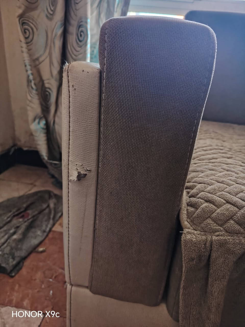للبيع
***********
