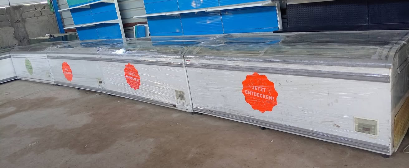 السلام عليكم
موسم خير انشاء الله 
يوجد للمحلات عارضات كبار  
 للاستفسار مكان بابل خاص
العدد اربعه هذا رقم التليفون
***********
