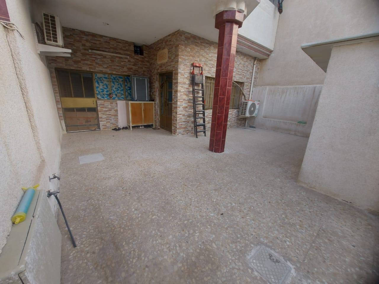 بيت مساحة ١٦٠  طابو ملك صرف سكني منطقة الانتصار
مقابل مستشفى حمادي شهاب 
قبل مرور الحسينيه 
بالمربع الاول قريب ع الشارع العام 
ومسافه ٣٠ متر ع شارع ٢٥ 
طابق واحد
 معروض حصرا لدى مكتب الموسوي للعقار
 للإستفسار الاتصال على الرقم الموجود
 او زيارة المكتب
 ابو فاطمه الموسوي 

***********
