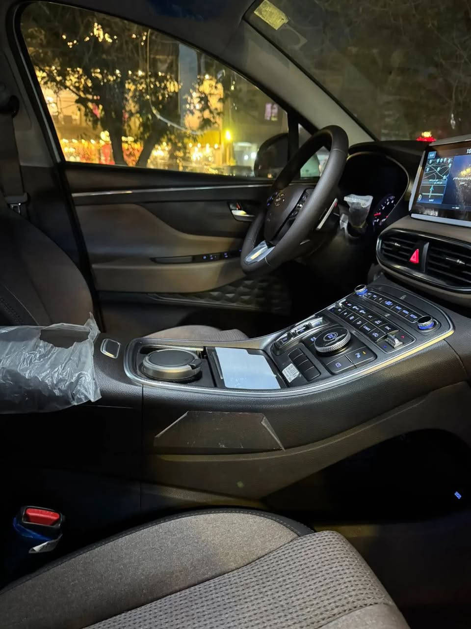 السلام عليكم
للبيع سنتافي سياره جديده جدا كفاله عامه بدون صبغ او حادث او تبديل سياره جدا جديده و مكفوله 
موديل ٢٠٢٣ ضمان الاولى موتورز
فول ١/١ فئه اعلى فئه بالسنتافي مواصفات ٧ راكب ٣ قطع تبريد محرك سته سلندر   بنراما كشنات كهرباء لد خلفي جنطه كهرباء بصمه ابواب وتشغيل لايت زينون بلادي شاشه بلاديه مانع نحدار تحكم ستيرن جهتين ويل 20 نفكيشن شاشه كبيره بردات خلفيه رادارات جانبيه نقطه حمراء داريف مود وضعيات قياده كير بيانو كرسي كهربائي جانبي وبعد بيهه هواي مواصفات

السياره استلام الاولى موتورز بعدها ع وضع شركه 
محرك سته سلندر بلادي مكفول من كلشي 
للعلم سياره ع ايدي ماخذها زيرو وضلت عندي محافظ عليها جدا نضيفه 
مكاني بغداد  
سعرها 275 ورقه وبيهه مجال بسيط 
***********
اخوان رجاءا شراي جناي يتصل مو شراي ارفع منشور بكلمه يالله
