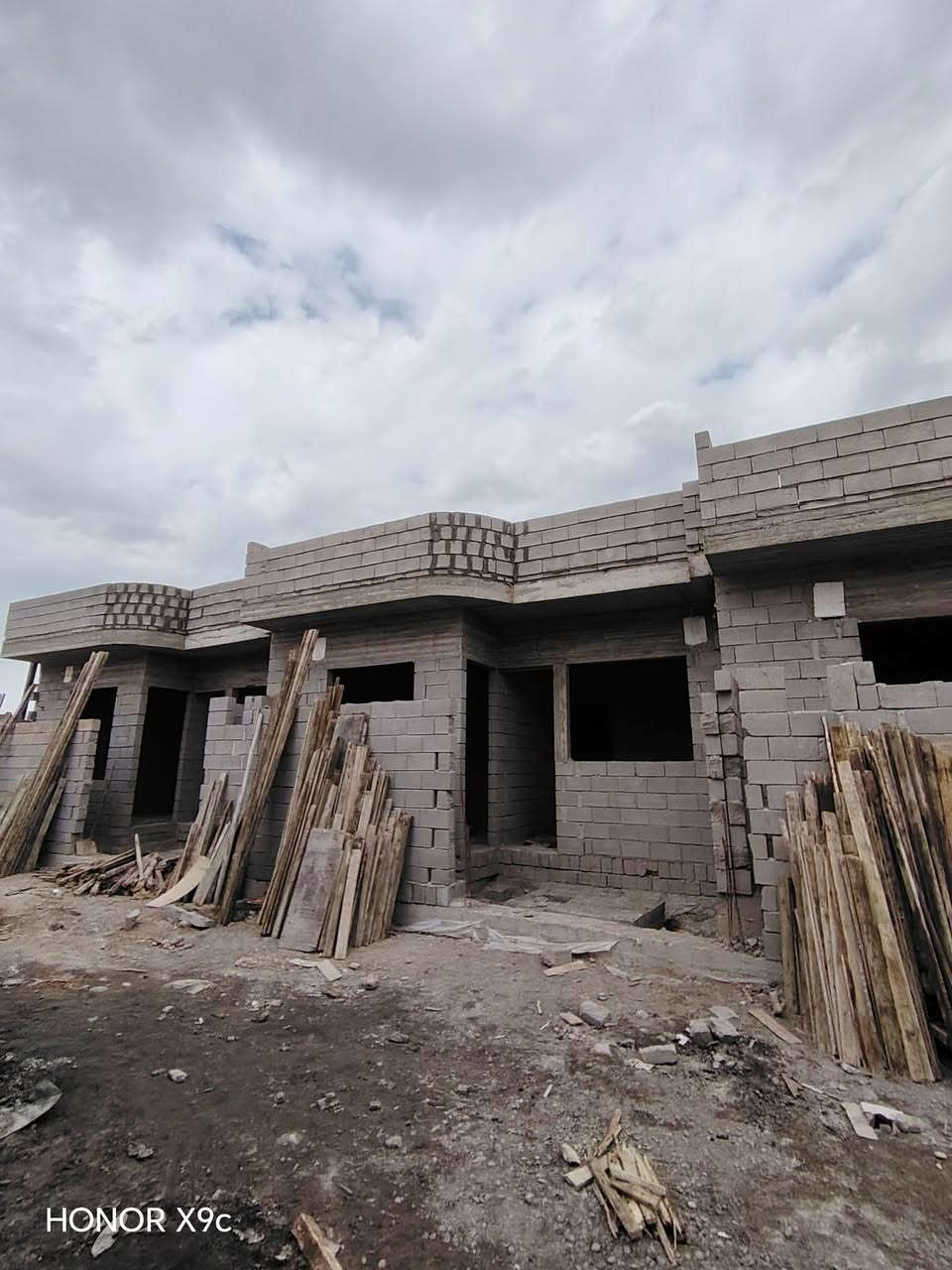 ثلث هياكل.  للبيع في حي القوسيات 

خلف المدرسه الصنيه 

مساحه.  الهيكل.   110. م.   مربع 

يتكون من غرفتين نوم هول
 استقبال مشتملات مطبخ
 كراج 

سند زراعي نموذج 25حق التصرف سند ابيض وصل بلديه 

خدمات ماء كهرباء التبليط 150. 

موقع 🌐مميز جدا مكان مرتفع 

اساس بادلو حديد .  بناء حديث 

السعر.    27.   مليون.    بي مجال شي قليل 

الاستفسار بل الارقام 

***********
***********
