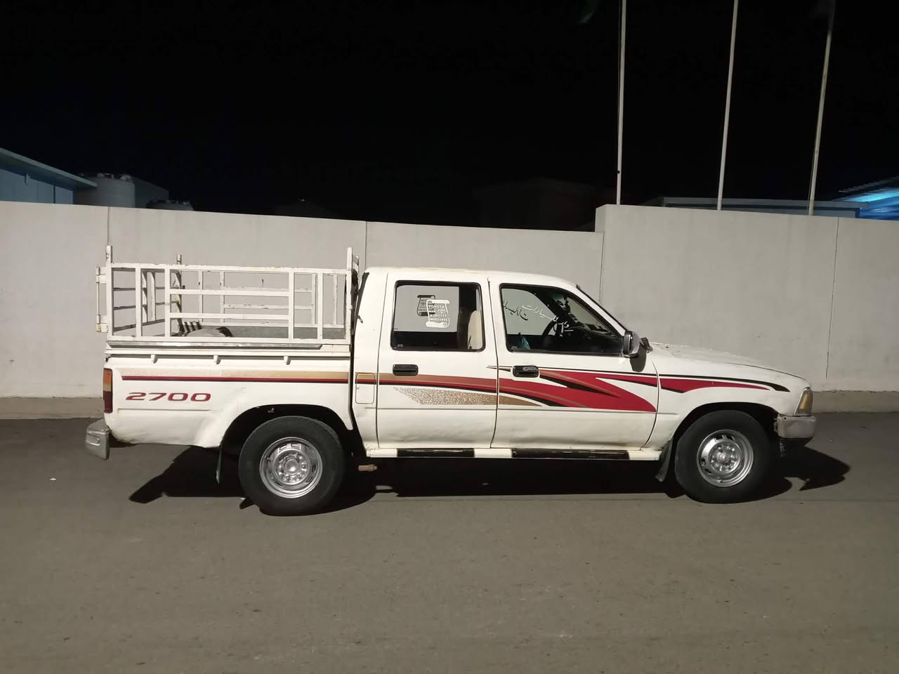 توێتا فاو مۆدێل 2000 ئاڕمی پلاستیکی سلێمانی  مەکینە 3 وای  سعر  28‌‌‌‌‌‌$ کەمێک مەعمەلە  *********** وات ساپ و ڤایبەری لەسەرە
