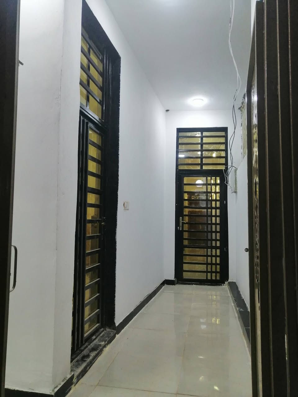 دار للبيع مساحه ٩٠ متر زراعي سند ٢٥ قرار محكمه مشمول بتطويب مرقم من قبل البلديه قرار 320
مقابيل ملحق قريه الغدير عمود ٣١٤ خدمات كهربائي وماي شارع تبليط للباب قريب ع سوق ومدارس اهليه وحكوميه قريبه سعر ٣٤ وبي مجال بناء حديث غرفه وستقبال وصاله ومطبخ حار وبارد وحمامات داخليه وخارجيه للاستفسار ***********
