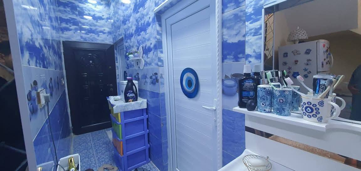 دار للبيع طابو ملك صرف مساحة 100متر 3طوابق موقع حي واسطي خلف مول حجي زياد//4غرف نوم واستقبال هول مطبخ وصحيات كراج البيت فول سيراميك سعر 175مليون وبي مجال 

للاتصال والاستفسار مراجعة مكتب الهيبه 
***********
