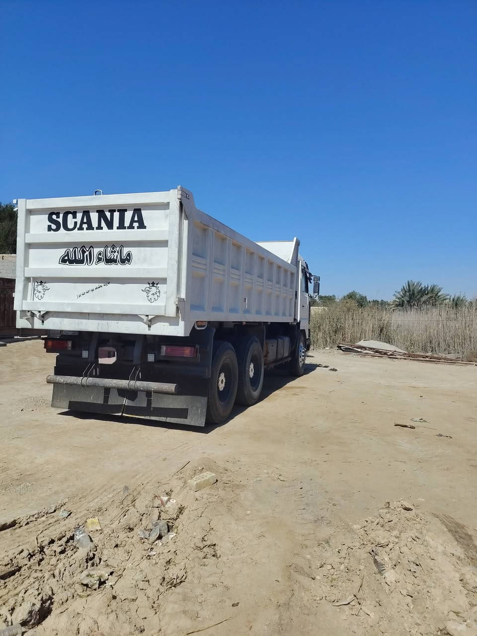 السلام عليكم سكانيا للبيع ***********
