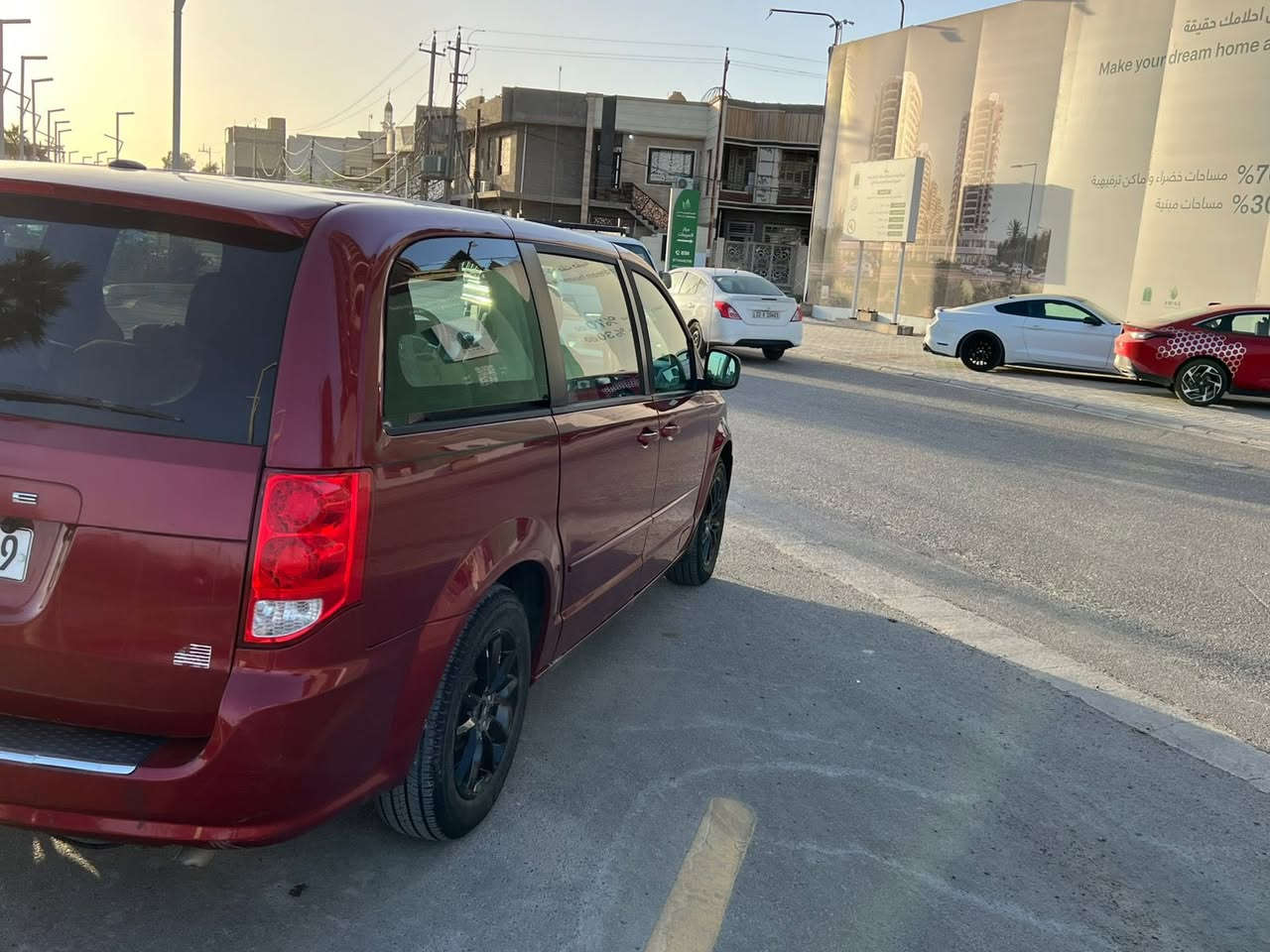 السلام عليكم دوج كرفان ٢٠١٦ للبيع ماشيه ١٧٥ حادثها كما موضح
السعر ١٣٥ وبيها مجال مكاني بغداد 
***********
