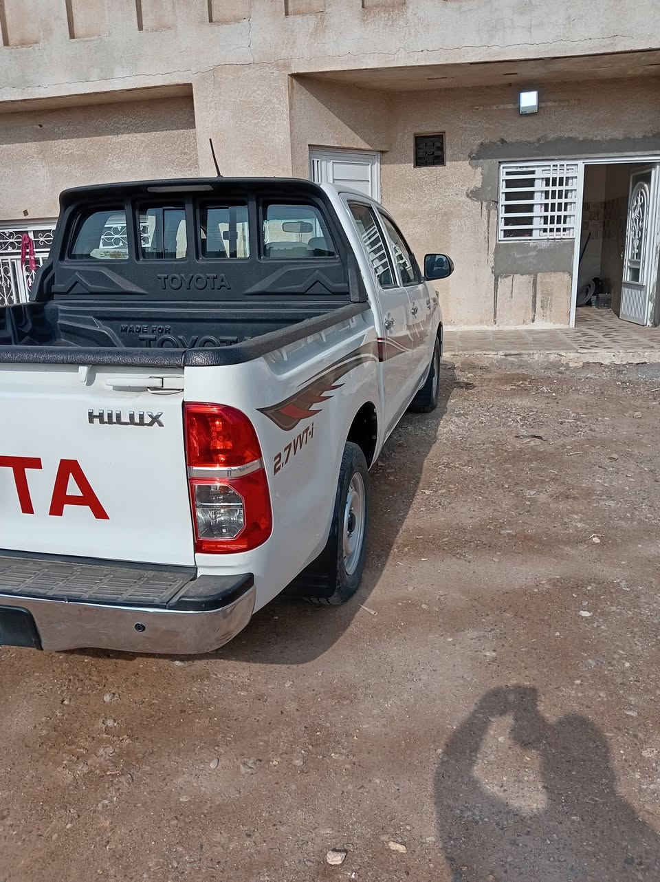 السلام عليكم
هايلوكس 2014 كير عادي مكفولة شاص 12 رقم واسط باسمي سنوية تنتهي 2029
***********
