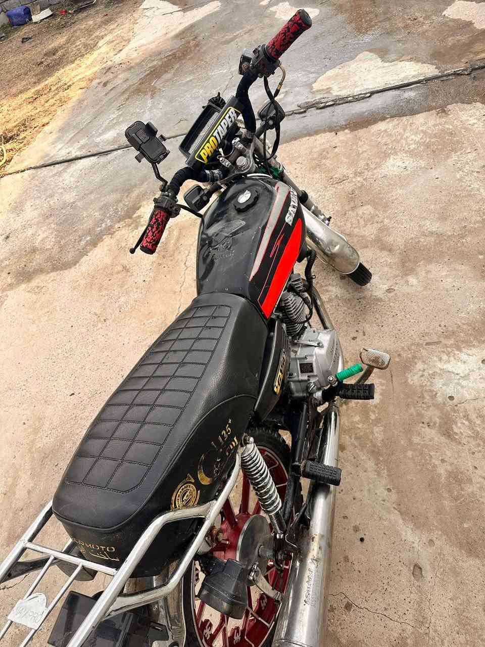 السلام عليكم دراجه سيفان موديل 19 وزن ثقيل محدث شلعه ومعدل خير من الله كهربائيات كلها شغاله اشاير لايت عالي ناصي نكره سلف (ملاحضه) الويل الكدام بي عواج شي قليل ومامئثر السعر 330 وبي مجال المكان بيجي


**إذا كنت صاحب هذا الإعلان وتريد حذفه لأي سبب، رجاءا أرسل رسالة إلى الدعم الفني**