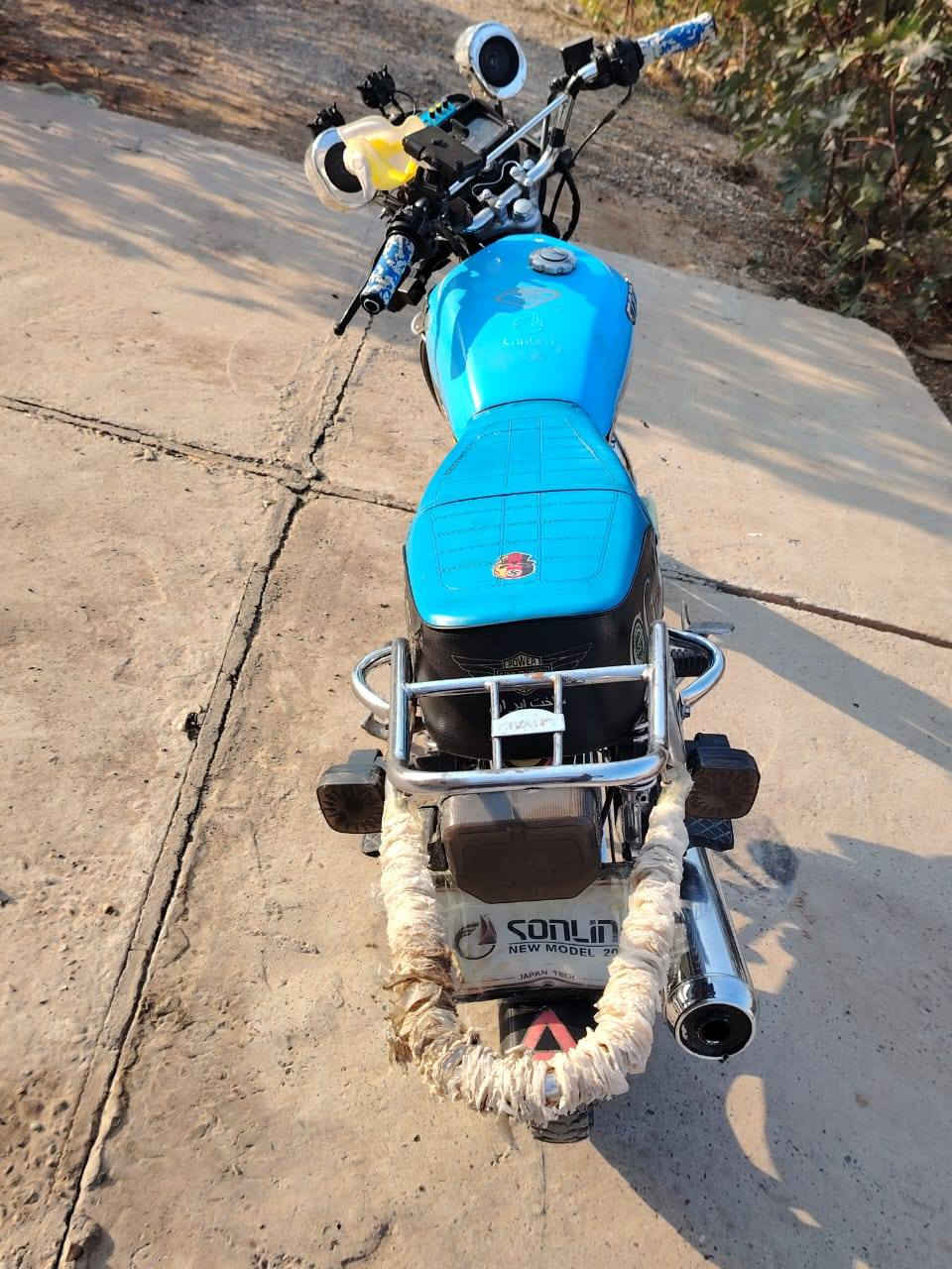 السلام عليكم للبيع دراجة
موديل 2023
 السعر 650
وبي بصمات2 عن بعد يشتغل 
 العنوان تكريت شارع الاحتفالات 
رقم الهاتف ***********
