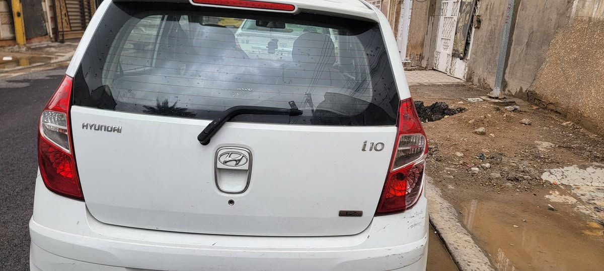 هواندي موديل ٢٠١٣ 
بااسمي 
سعر ٨٠
طخات بسيطه 
ماشية ٧٤
رقم تلفون ***********
مكان بغداد حي اور  قرب حسينة مصطفى
