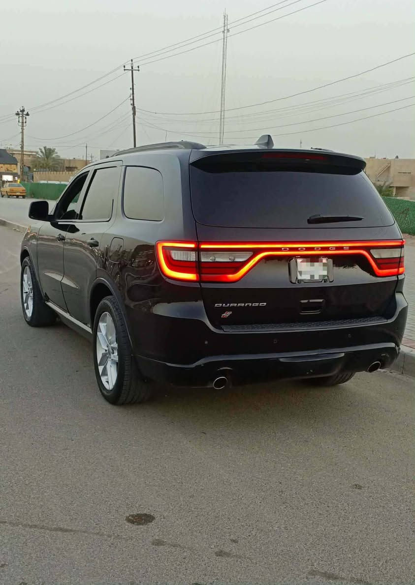 السلام عليكم 
Dodge Durango 2023 
فئة R/T MAX V8 
بدون رقم بدون رقم تترقم بغداد وجميع المحافظات عدا الإقليم 
فول مواصفات رادار امامي حساسات أمامية وخلفية دخول ذكي بصمه ابواب بصمه تشغيل 
نقطه عمياء فتحه سقف شاحن لاسلكي شفتات ستيرن شاشه كبيرة كامره دواره صندوق كهرباء 
كشنات جلد تدفئه تبريد & كهرباء وباقي المواصفات معروفة 
اخواني الاعزاء بالنسبة الى الحادث خابرني ادزلك حادث وتدلل 
رقمي ‏‪***********‬‏
