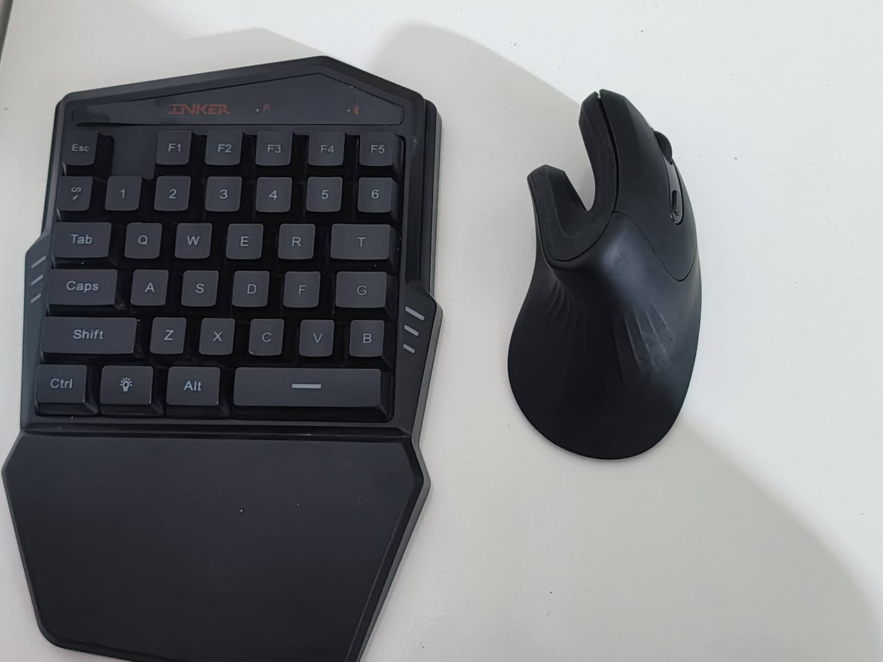 سلام عليكم غراض حاسبه للبيع
كيس DELL الصغير 
رامه 2GB
كرت شاشه 1GB
معالجه core-i5_جيل الثالث
بور سبلاي 300W
كيس DELL الجبير
رامات 4GB
كرت شاشه 512m
يجي دبل معالج وثمانيه منافذ رامات 
بور سبلاي 1000W
كيس الرصاصي 
راماته 2*2*2*2 
بور سبلاي 450W
شاشه LG 
60HZ
عدد 4 كيسات وشاشه 
و كيبورد وماوس
ومعالج ثاني CORE-i5 جيل ثاني 
3 بور سبلاي فحم 500W
اخوان ابيع شلعه مابيع قطع 
سعرهن كلهن 100 وبيهن مجال بسيط


**إذا كنت صاحب هذا الإعلان وتريد حذفه لأي سبب، رجاءا أرسل رسالة إلى الدعم الفني**