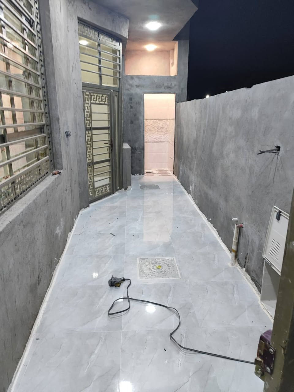 ///  رمضان كريم ///
بيت زراعي للبيع 
المساحة/ ١٢٠متر   (١٠متر×١٢ متر)
التفاصيل البيت/ طابق ونص
..غرفتين نوم و استقبال ومطبخ وصحيات وصالة
الخدمات كاملة
البيت بناء ٢٠٢٦
العنوان /الزعفرانية .نهاية الاربع شوارع. كرارة . شارع سكلة الركابي ..
السعر// ١١٠مليون قابل للتفاوض
للاستفسار مراسلتنا على الماسنجر الخاص
للاستفسار مراجعة مكتب دلالية المصطفى للعقار الزعفرانية الاربع شوارع خلف ماركت اللؤلؤة مجاور أسواق القبس اوالاتصال او مراسلة واتس اب ***********او***********
