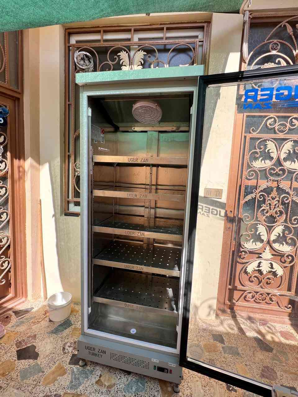 براد تركي جديد استخدام قليل أگيور التركي الاصلي 
اخو الجديد عرض 80سم  رفوف استيل  سعره 800
مشتريه بمليون وخمسين 
الاستفسار ***********
