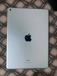 آيباد ٩ • ٦٤ • ايكلود مقفول