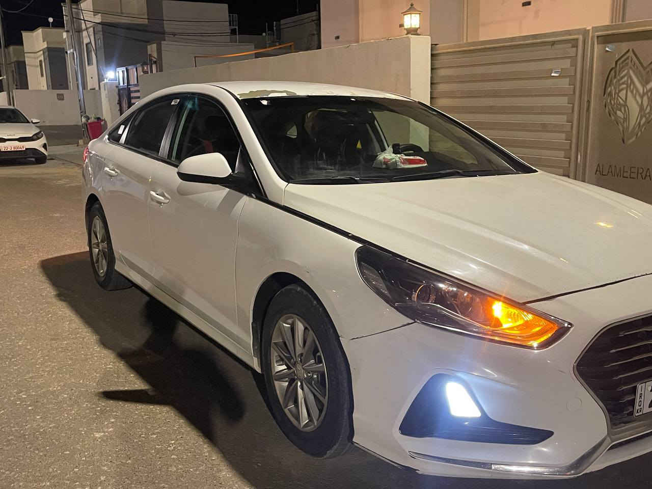 هيونداي سونتا 2019 وارد امريكي عداد 99 الف ميل مكينه وكير مكفول تدفئة تبريد مكفول حداديه وكهربائيات مكفول السياره وجاهزه بأسمي هزه وسنويه جديده  لل 2031 السياره بيها جاملغين واحد صبغ وواحد مبدل وبيها بنيد وباب السائق فقط فابلون ناعم شفاف يعني مكفول مكاني نجف حي النداء للأتصال ***********
السعر 140 وبيها مجال النجف, العراق
