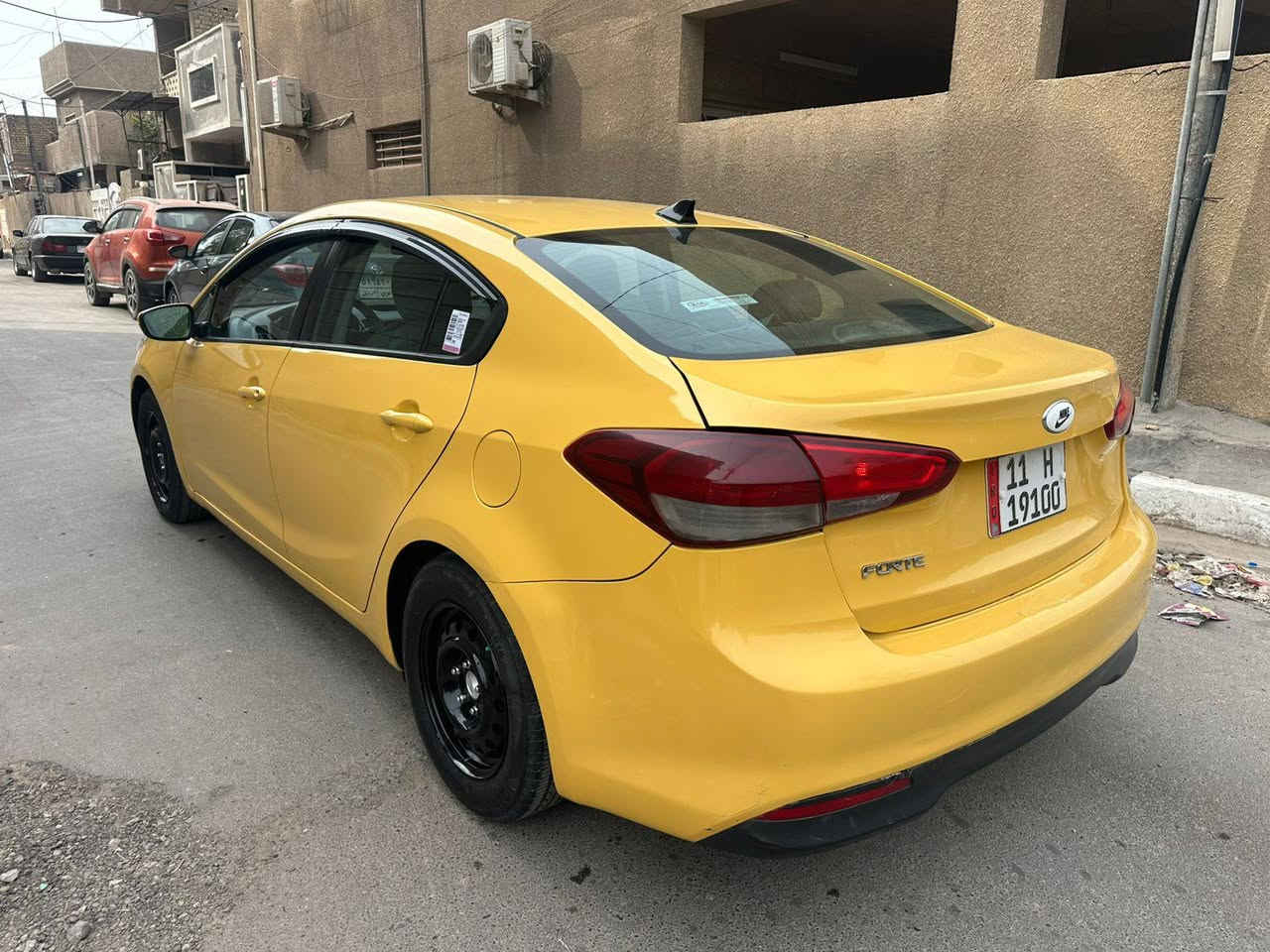 السلام عليكم سياره كيه فورتي موديل 2017وارد امريكي حادث تصليح بل بنيد فقط بدون دواخل محرك 2000دوش مدوشمه فول سياره جاهزه حلوه محرك كير صدر تبريد تخم تاير مكفولة رقم بغداد تحويل مباشر مواصفات نص فول سعر 107$بيه مجال بصيط العنوان بغداد الامين شارع نواب النتصال ***********
