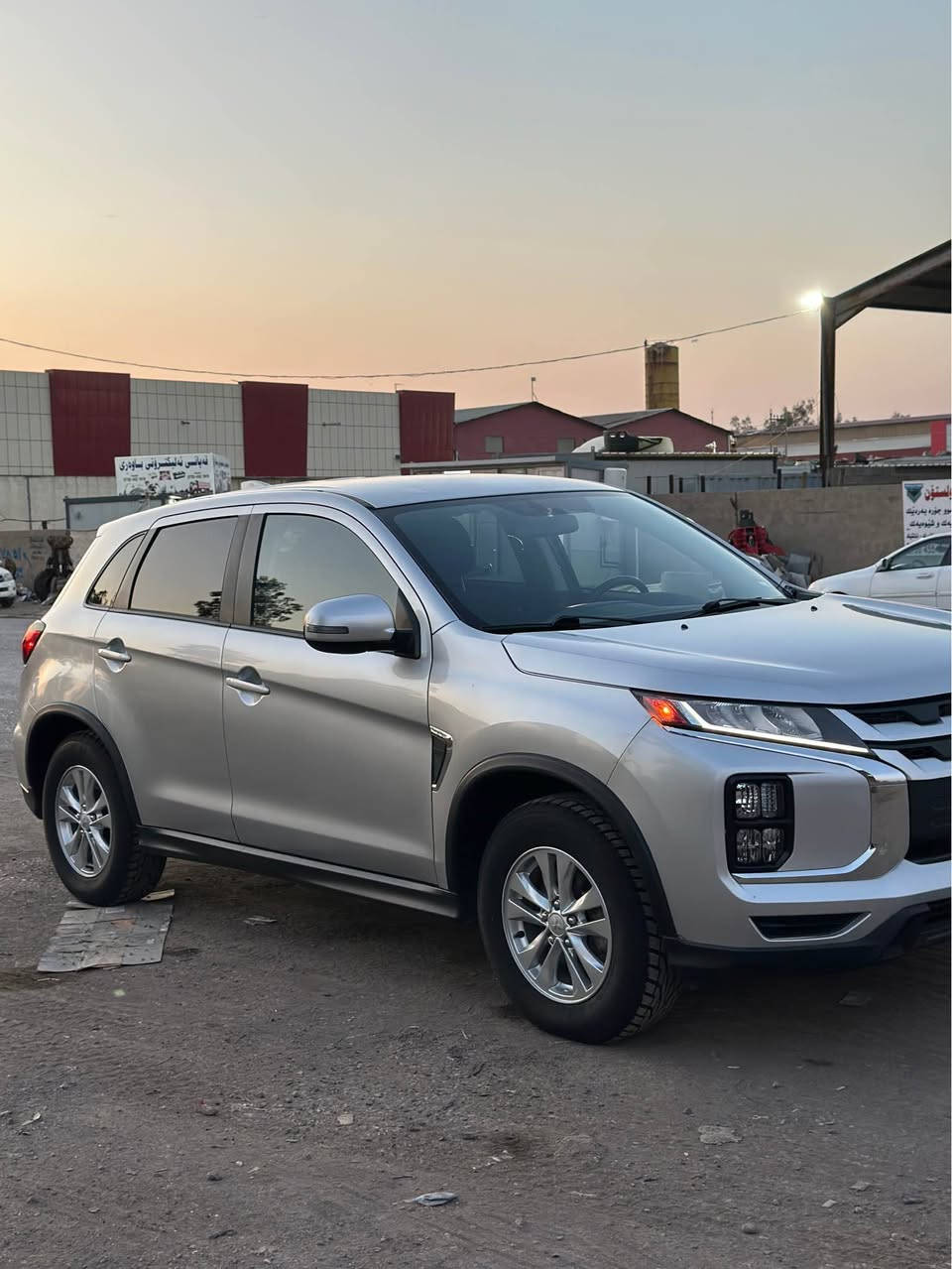 MITSUBISHI -OUTLANDER -2023

موصفات: SE
بصمه 
شاشة 
كاميرة
ده بل اكسلة  4*4 
ويل كب كروم 
رادار أمامي و جانبيه 
مراية شفط و إشارة 
لايت ليد و زينونة بيلاي 
كشن هيتر 
ماشي : 16  ألف ميل 
محرك:  2.0
صبغ : جملغ و باب صبغ بدون دواخل 
إرباكات بس سقف تاك 
سيارة بدون رقم لازم ترقيم شيمالية فقد 
عنوان 📍 اربيل  
رقم تلفون و واتساب ☎️
*********** أربيل, العراق
