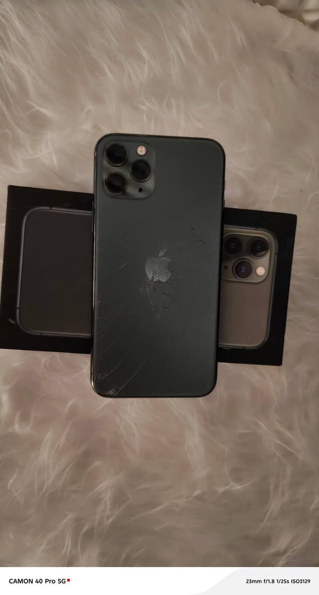 ايفون 11برو فقط
مبدل شاشة بطارية أصليه ضهره مفطر 
ذكره 256فيس ايدي شغال 
مكاني رميثة سعره خاص يرهم مراوس


**إذا كنت صاحب هذا الإعلان وتريد حذفه لأي سبب، رجاءا أرسل رسالة إلى الدعم الفني**