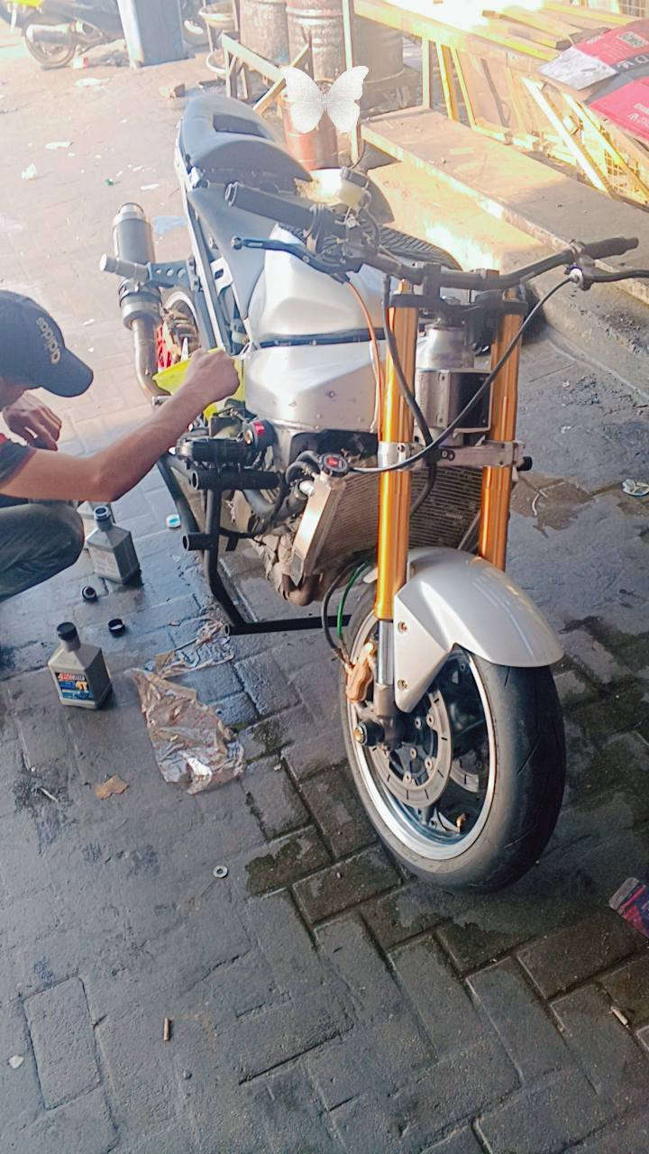 سلام عليكم 2004للبيع دراجة مفتوح كصة 10شغل مضبوط ونضافتة 90/100 كلاجات جدد شلعة شك الكاع ملغمة تزويد 4فجوج توكيتو فلنجات راديتر صالنصة مايف كاربون فايبر تايرات جدد جلاتين دراجة متعوب عليه اللة شاهد مكاني حي الجهاد ب24بية مجال


**إذا كنت صاحب هذا الإعلان وتريد حذفه لأي سبب، رجاءا أرسل رسالة إلى الدعم الفني**