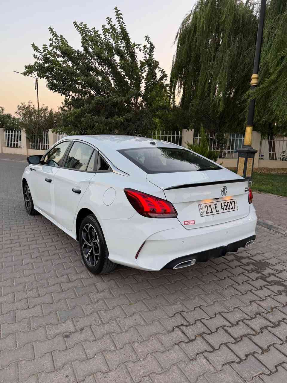⚜️MG GT 2024⚜️🧿 
مواسەفات: فول فول 
شاشە 
لایت لید و زینۆن
حاسە 
کامێرا
سوکان ڤۆلیۆم
برێک بەسمە
ئۆتۆهۆڵد
کوشن جلد
ئۆتۆماتیک و سپۆرت
تەنها (11000km) رۆشتووە 
کامل جوانکاری بۆ کراوە گاعی قاڵب KQD فەرشی سەرداژبڵ کاربۆن فایبەر باڵی سەر سنوق سکوبی جام 
ئاوێنە باتمان دەسکی دەرگا نیکلی سەرچەمەلەخ 

تێبینی : سەیارەکە تەنها ١١هەزار کیلۆمەتر ڕۆشتووە 
بێ بۆیاخ تەنها ٤ پەلە PDRهەیە لەگەڵ ٣ قەڵەم کاری بچوک دەعامیشی بۆیاخ نیە ئێرباگ سەکن تەقیوە بەشەرتی ئەوەی پێش و دوای هیچی پێوەنەبێ بێ دەعم و بێ زەربە 
ژمارەی مۆبایل : ***********
شوێن : سلێمانی 
نرخ.  102$مجال السليمانية, العراق
