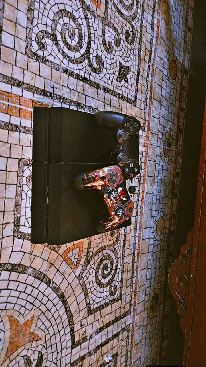 سلام عليكم بلي 4 فات نضام 12 مهكر مع 8العاب لوك لا مصلح ولا مفتوح مع جوستكات عدد 2 /سعر 200مجال بصيط /واتساب ***********
