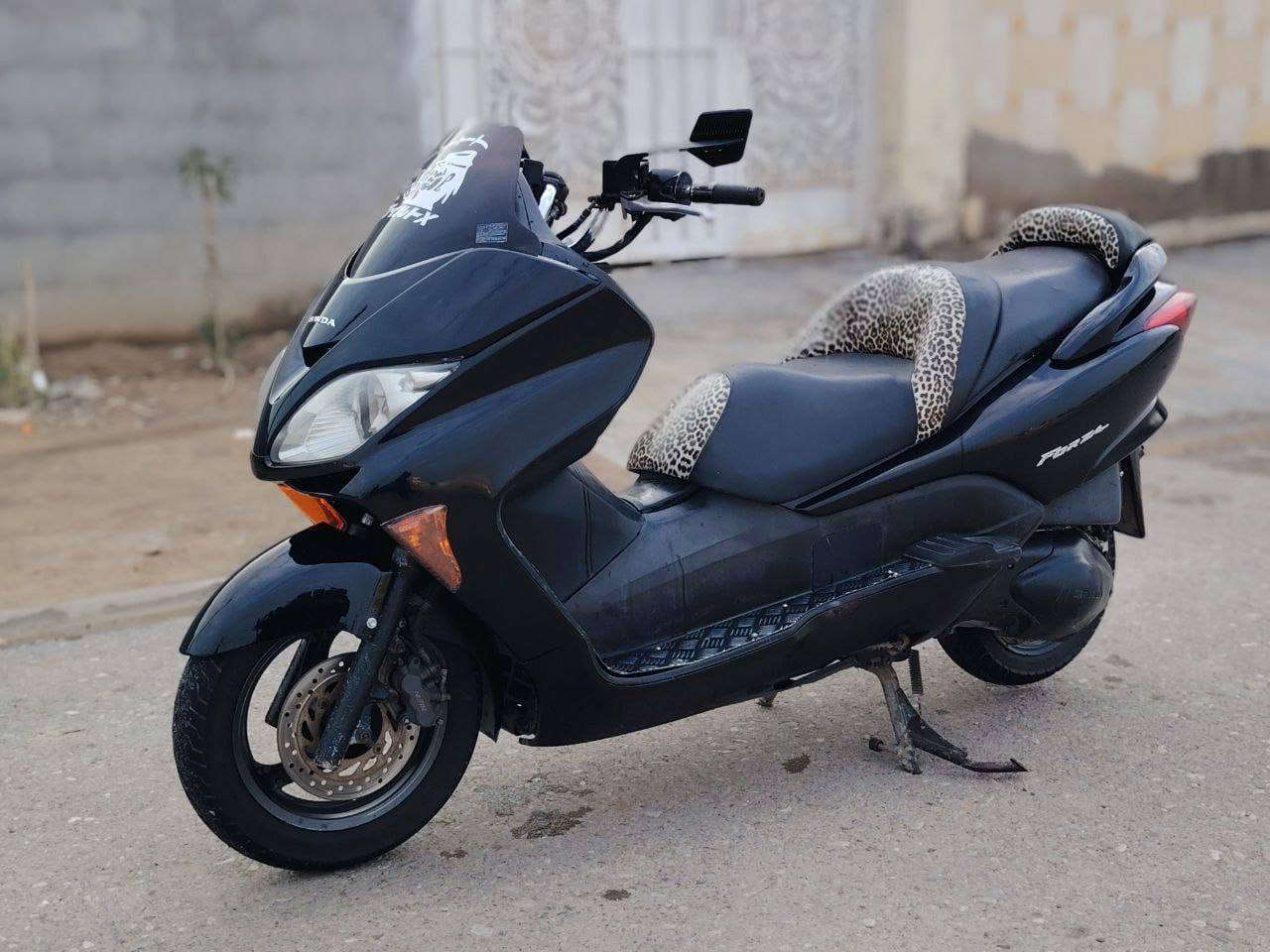 السلام عليكم فورزه 08 الدراجه فول نضافه شوفت عينك رون صافي واحد ونص بكل وقت بيهه مرايات جوكر مكانهه ديالى تقاطع القدس السعر ٧٥٠ وبيهه مجال رقم ***********
