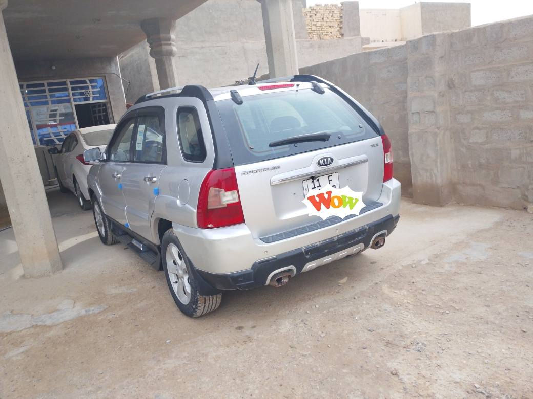 السلام عليكم
اسبورتج2009خليجي 
مكينه 2000دوش
بيها رش صبغ جاملغ +باب
السيارة على وضع الابلاد بدون ضربه
مكان السيارة بغداد النهروان 
السعر 115وبيها مجال
الرقم ***********
