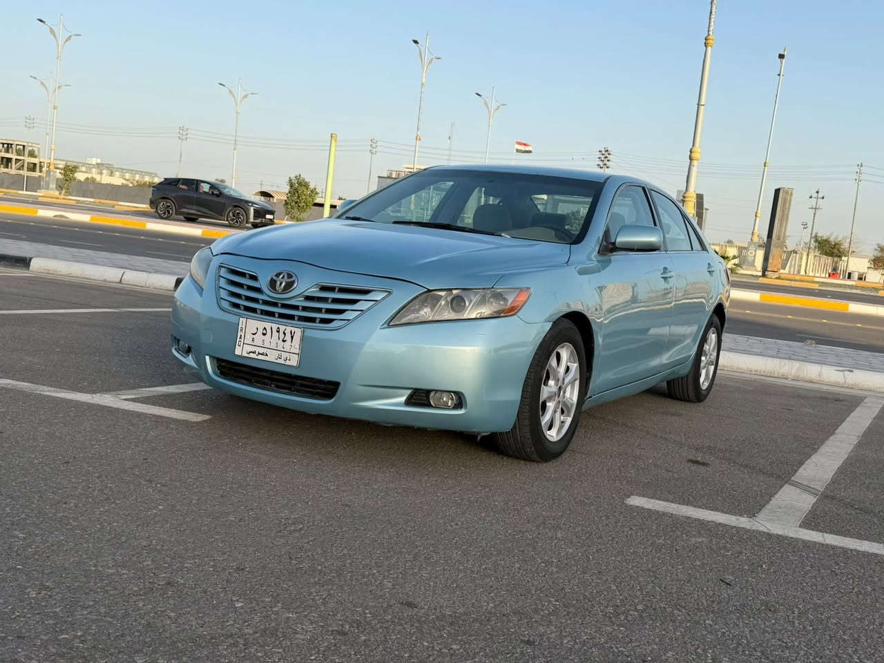 كامري موديل ٢٠٠٧.  مكفوله. السعر ٨٣. للاستفسار ***********. السياره بدون حادث جديده ماشيه ١٤٠. بيه صبغ جماليه. اثر جراد عندي صورهه قبل الصبغ.  مواصفات lt   محرك ٤سلندر. محرك وكير جدد السياره جاهزه مابيه نقص. عنواني كربلاء
