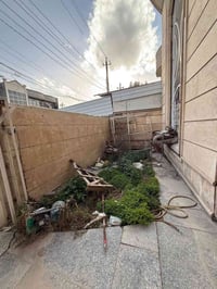 للايجار __ في __ السيدية مساحة ٢٠٠ متر   يتكون من   كراج + حديقة  مدخل...