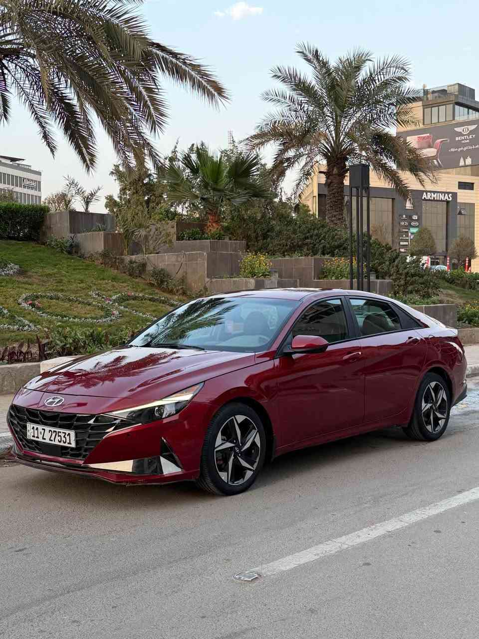 للبيع النترا 2023 
سياره بلاديه على ايدي صارله سنه كلشي بيه بلاد 
سياره ليبل واحد بدون صبغ بيه مكانات بارد 
ماشيه 60 تحويل مباشر محرك 2000 
توقف ذاتي رادار 360 درجه كل جوانب امامي خلفي  
ويل كب جبير تخم تاير جديد 
مكاني بل منصور 
*********** 
السعر 148$ بغداد, العراق
