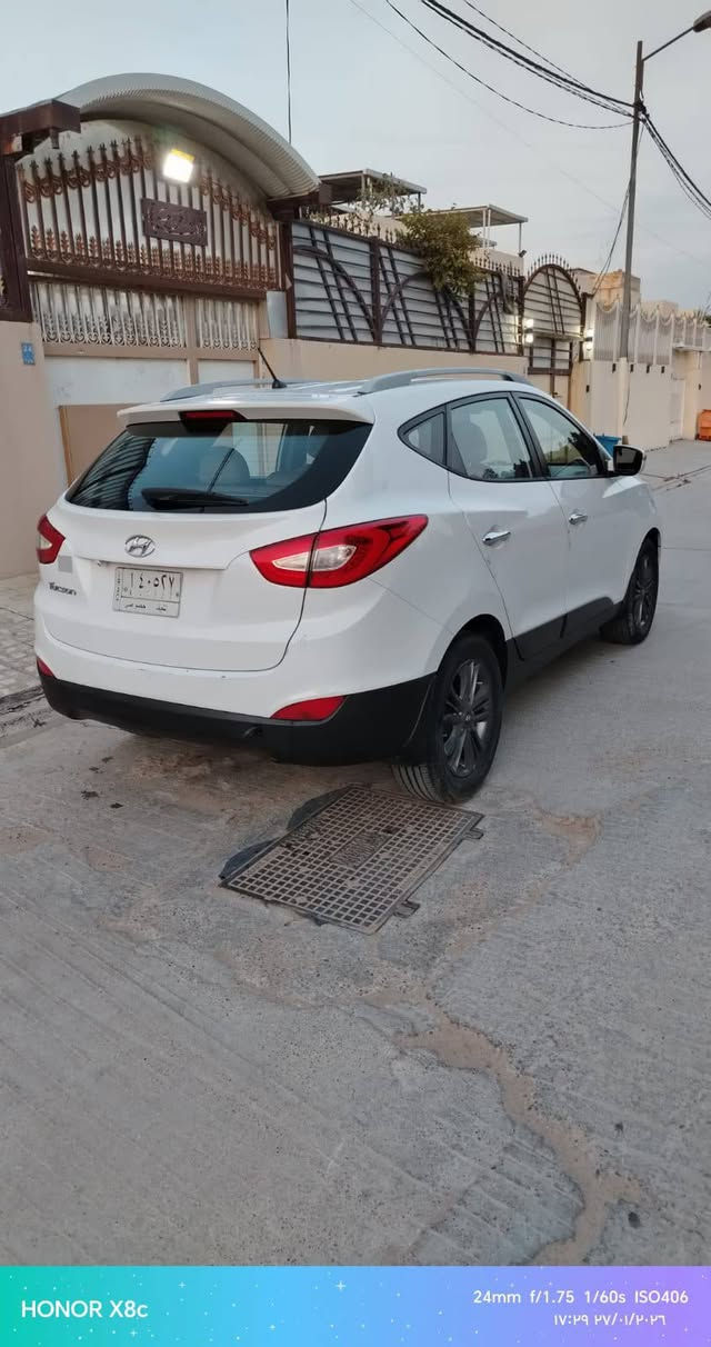 السلام عليكم سياره توكسان رقم نجف سنويه ما ساقطه موديل 16 ومكانها نجف وبيه باب فقط مبدل صوب العبري وراى السائق بلادي مال تفصيخ وبيها باردات بسيطه والسعر 155 وبيها مجال ومكانها نجف ***********
