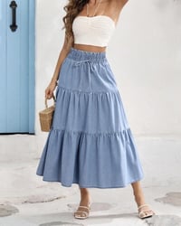 تنورة دنيم • خصر لاستيك • قصة طبقات