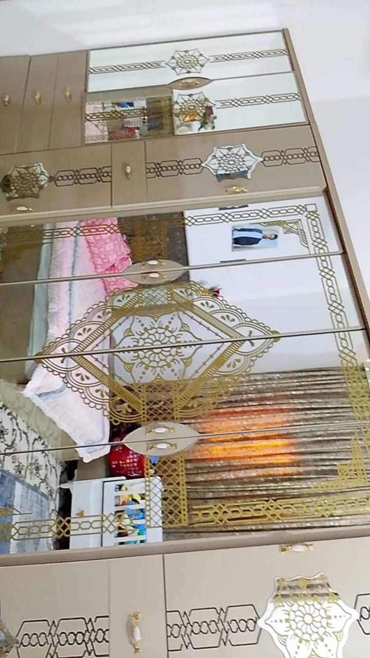 السلام عليكم من رخصت الادمن غرفه للبيع جديده ونظيفه نضافه مثل مموضح بصوره العنوان الفلوجه السعر 950 وبيه مجال لطيبين /***********//***********
