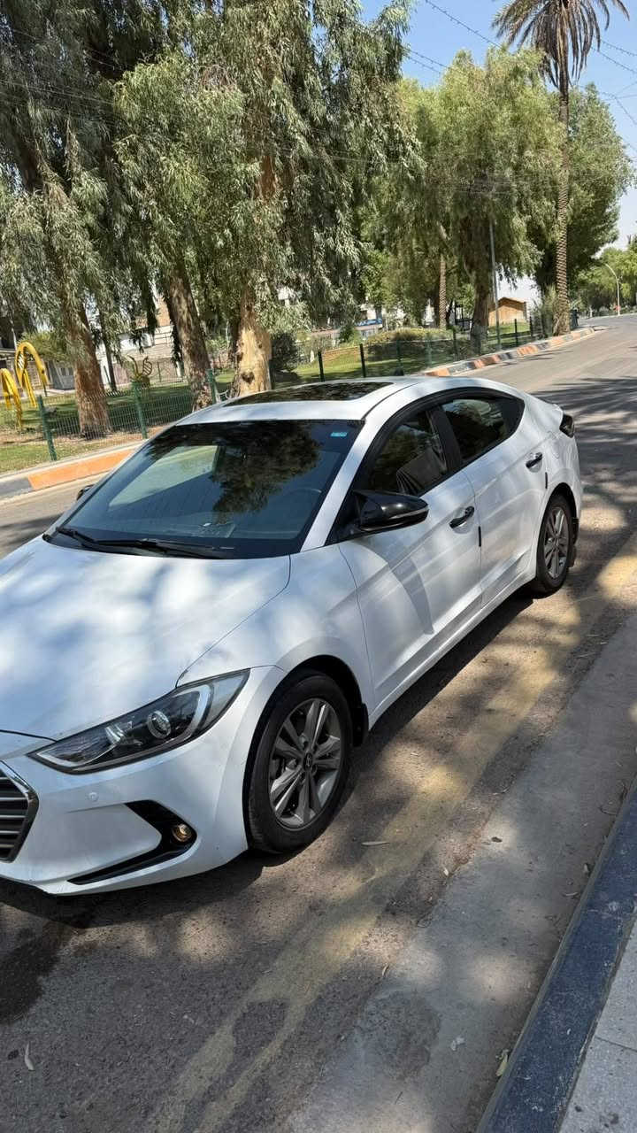 السلام عليكم النترا ١٧ خليجي فول مواصفات عدا البصمة مكفولة من الضربة بيها صبغ على كد شبر بالباب الخلفية وشخط بصيط بالباب مكحل ما مبين مكينه وكير خير من الله مكفولات منظومه تبريد كلهة جديد ميكانيكي مو كهربائي ثلج السيارة بسمي تحويل ثاني يوم  دوشمة جديدة والدوشمة البلادية جلد جديد شاشة كار بلي واير ليس والشاشة البلادية موجودة مري شفط تحكم استيرن انضمة قيادة(ايكو - اسبورت- عادي) قطعتين تبريد داخل صاج السياره حلوه ونظيفه مال جناي صارلهة سنتين يمي كامله عله اخر حبايه مابيها اي نقص
السياره للبيع فقط بدون مراوس 
مكان السياره ديالئ بعقوبه 
السعر خاص او الاتصال
***********
