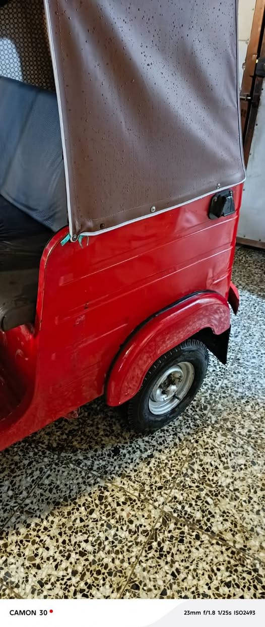 السلام عليكم تكتك موديل 2018 للبيع السعر ب5 الألوان بغداد حي البتول شارع مصتوصف الشهيد حمزه المطيري الرقم ***********
