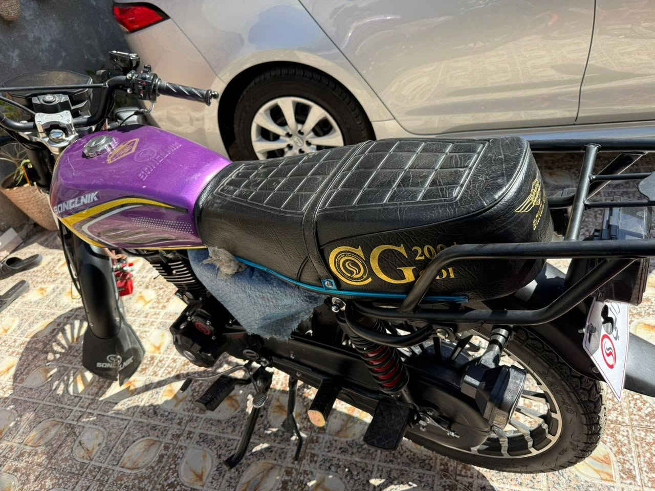 دراجة سيفان سولنك مديل 2026
دراجة نضيفه مابيها اي نقص صار فترة من شديتها بعدها ما ماشيه هواي 
كلشي شغال لتكلي شبيها مابيها 
مكاني ديالى الخالص 
لسعر 900
لاتصال ***********
***********
